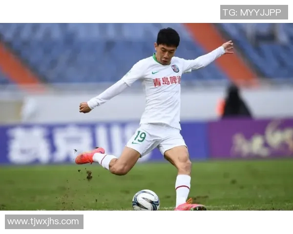 足球明星归乡接手家族遗产重振家业的传奇故事